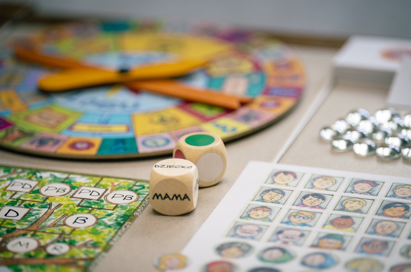 Gra terapeutyczna „Grunt to korzenie” — prezentacja produktu, COŚ studio